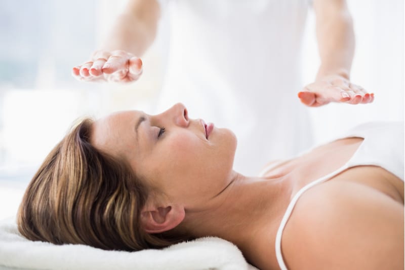Reiki healing on self